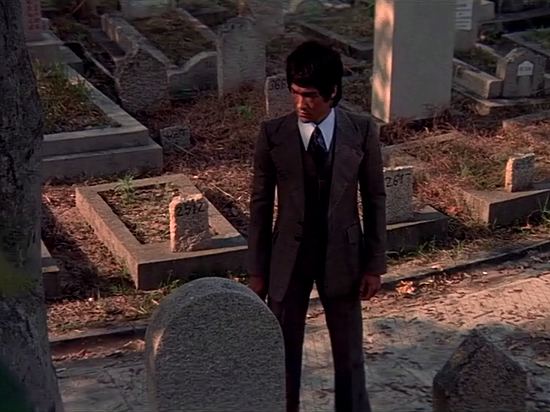 Bruce Lee w garniturze z lat 70